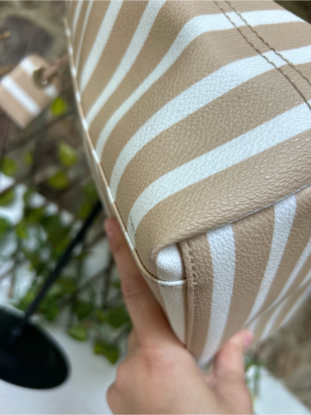 Kate Spade New York Hyde Lane Stripe Riley Tote Beige Cream Shoulder Bag - Picture 16 of 16